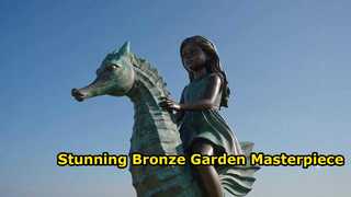 Estátua de menina de bronze em tamanho real cavalgando cavalo-marinho