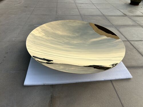 Últimos blogs da empresa sobre Radiance Sculpture - Concave Mirror Art de aço inoxidável