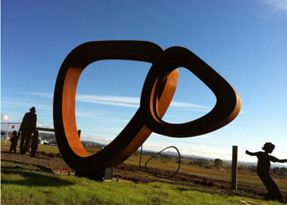 Bom preço. O polígono projeta a escultura de aço de Corten, esculturas oxidadas do jardim para a decoração on-line