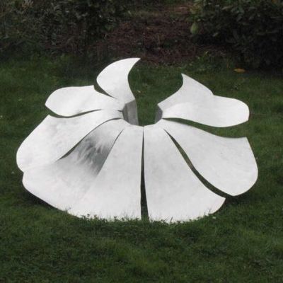 Bom preço. Escultura de aço inoxidável decorativa de jardim com forma de flor de arte moderna on-line