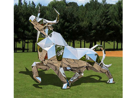 Bom preço. A decoração do jardim lustrou a escultura de aço inoxidável de Bull com comprimento do tamanho 180cm on-line