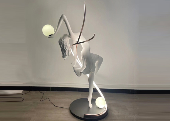 Decoração de jardim e casa Mulher branca pintada Escultura de aço inoxidável com luzes