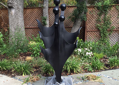 Bom preço. Escultura personalizada da família do sumário do tamanho, esculturas exteriores do gramado do metal on-line