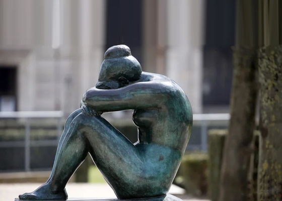 Bom preço. Decoração Arte Jardim Patina de Bronze Meditadora Escultura de menina on-line