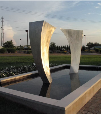 Escultura de aço inoxidável