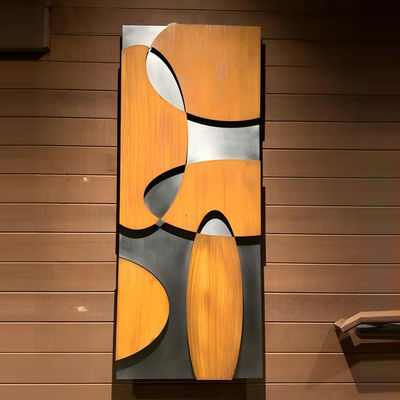 Bom preço. A musa geométrica. Uma escultura de metal desenhada por um artista. on-line