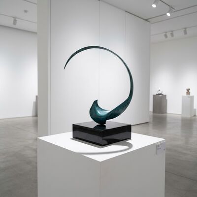 Bom preço. Escultura de Onda Abstrata em Bronze Fundido à Mão | Acabamento em Pátina Verde sobre Base de Granito - WANGSTONE Luxury Art On-line