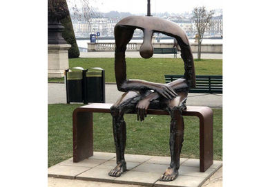 Bom preço. Vida - jardim de bronze da estátua do tamanho que senta-se na escultura só do homem do sumário do banco on-line
