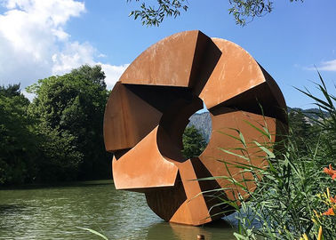 Bom preço. Escultura de aço de Corten do forjamento, escultura oxidada do metal da paisagem urbana on-line