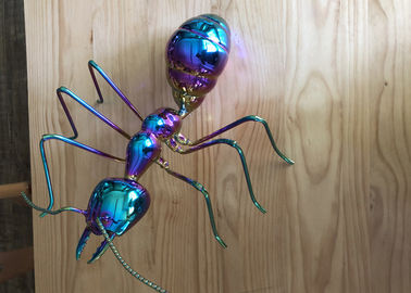 Bom preço. Ofício Titanium de aço inoxidável da escultura colorida da formiga do metal da decoração da tabela on-line
